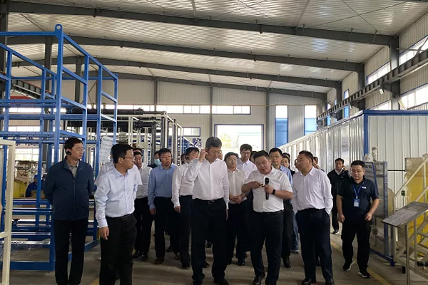 內(nèi)蒙古自治區(qū)黨委常委、通遼市委書記孟憲東攜考察團(tuán)到一諾環(huán)境考察指導(dǎo)